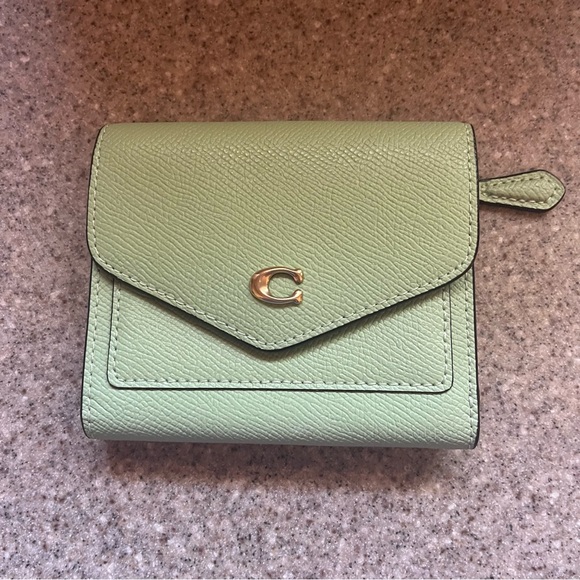 Coach Wyn Wallet - Picture 5 of 10